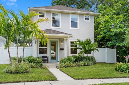2321 14th Ave, Saint Petersburg, FL 33713-5833