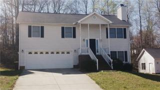 2406 Corinth Dr, Greensboro NC  27406-4786 exterior