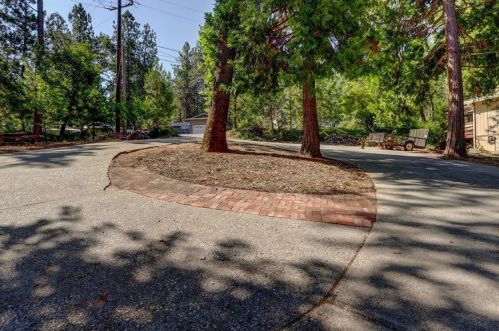 11594 Francis Dr, Grass Valley CA  95949-6675 exterior