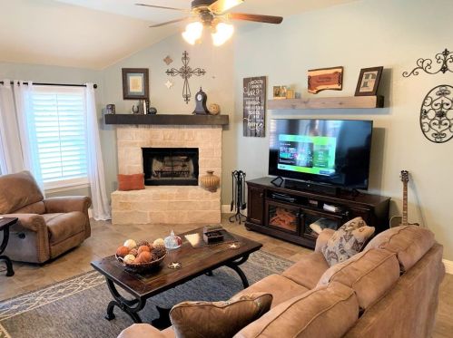 2729 Westglen Dr, Denton TX  76207-1335 exterior