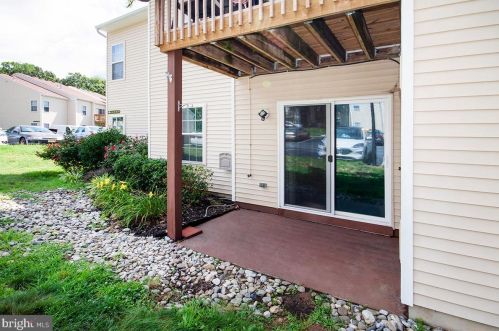 1230 Tristram Cir, West Deptford, NJ 08051-2246