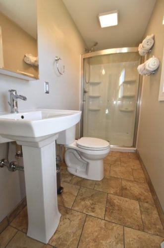 4669 Marina Dr, Whitaker PA  15120-2981 exterior