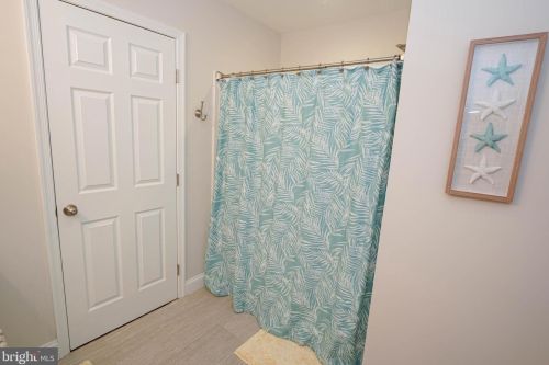 2 Highland Dr, Seaford DE  19973-4827 exterior