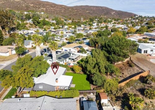 6623 Ballinger Ave, San Diego CA  92119-1822 exterior