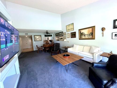 16 La Cerra Cir, Rancho Mirage CA  92270-3808 exterior