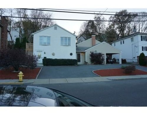 17 Springvale Ave, Chelsea, MA 02150-1129