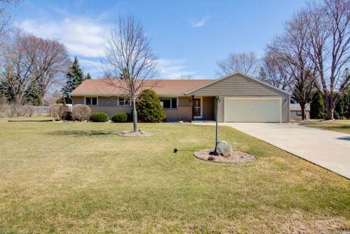 2900 127th St, Waukesha, WI 53151-4026