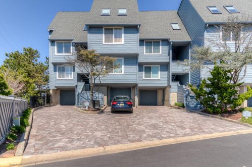 59 Harborhead Dr, Point Pleasant Beach NJ  08742-2681 exterior