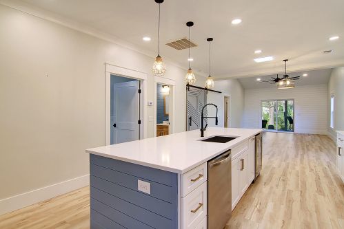 1713 Lauda Dr, Mount Pleasant SC  29464-9601 exterior