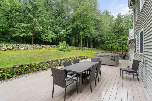 26 Deacon Ln, Hollis NH  03049-6321 exterior