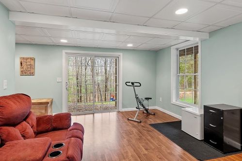 47 Old Woods Rd, Northwood NH  03261-3856 exterior