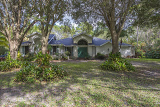 584 Myrtle Rd, Naples, FL 34108-2657