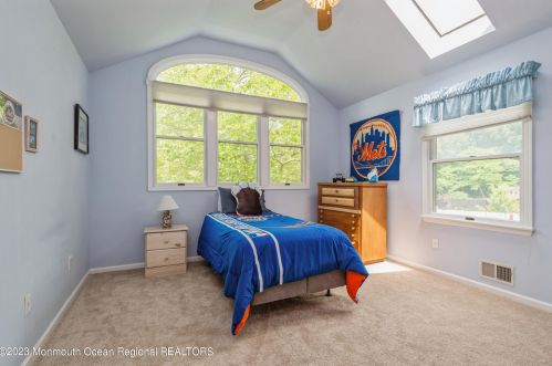 328 Main St, Middletown NJ  07748-5938 exterior