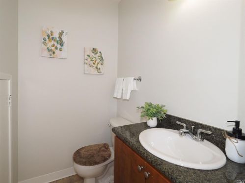 1638 Yardley St, Santa Rosa CA 95403-2397 exterior