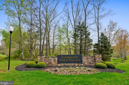 21099 Honeycreeper Pl, Leesburg VA exterior