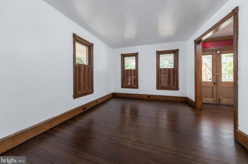 10 Bowen Ave, Pilesgrove NJ  08098-1404 exterior