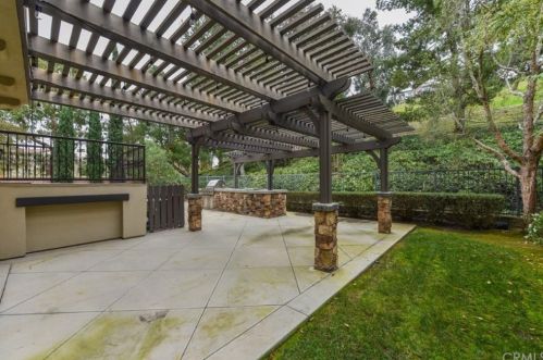 28 Climbing Vine, Irvine CA  92603-0200 exterior