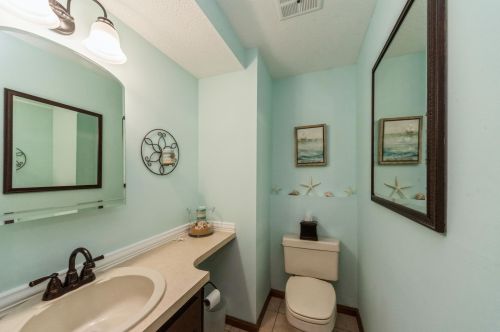 57 Bluestone Dr, Nashua NH 03060-6831 exterior