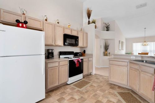 1155 Liberty Hall Dr, Kissimmee FL 34746-6724 exterior