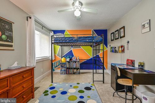 2414 Southgate Sq, Herndon VA  20191-1239 exterior