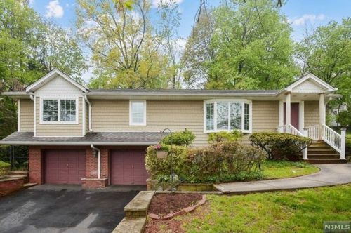 12 John St, Montvale, NJ 07645-2324