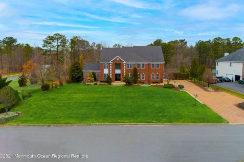 64 Mill Pond Rd, Jackson Twp, NJ 08527-4892