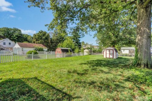 30 Freeman St, Woodbridge NJ  07095-3423 exterior