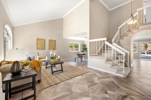 6891 Kentucky Ave, Anaheim, CA 92807-5108