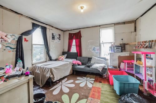 25 Shady Ave, North Charleroi PA  15022-1237 exterior