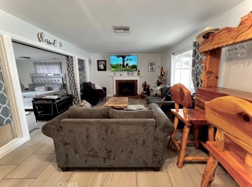 2944 Ronald St, Riverside CA  92506-4150 exterior