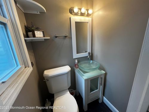 26 Racoon Dr, Hazlet NJ  07730-1418 exterior