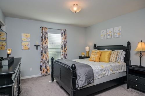 1123 4th Pl, Cape Coral FL  33990-0028 exterior