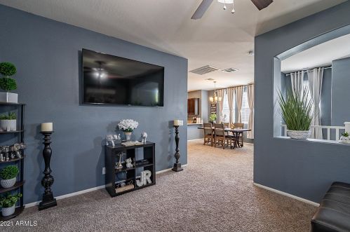 1945 77 Dr, Phoenix AZ 85033-2453 exterior