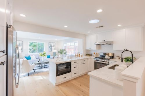 719 Manzanita Ave, Sunnyvale CA  94085-3046 exterior