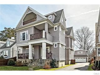 71 Charles St, Fairfield, CT 06824-6401