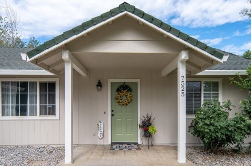7525 Brandee Ln, Los Molinos, CA 96055-9404