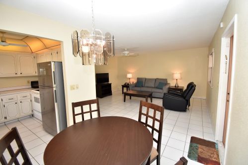 448 Saxony J, Delray Beach FL  33446-1020 exterior