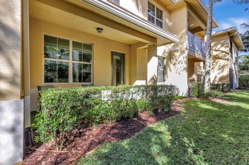 4036 Kingston Ln, West Palm Beach FL  33418-3425 exterior