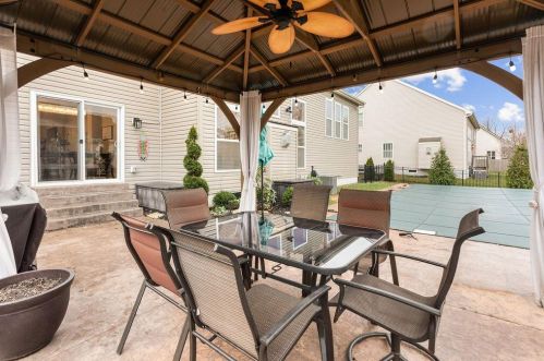 2856 Crosshurst Ct, Darbydale OH  43123-8087 exterior