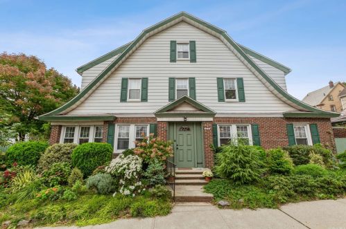 110-47 84th Ave, Jamaica, NY 11418-1246
