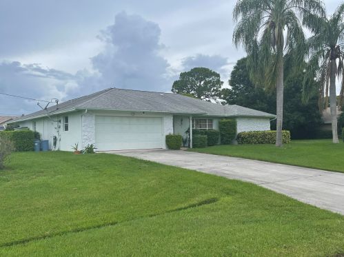 2974 Aba St, Fort Pierce, FL 34952-5851