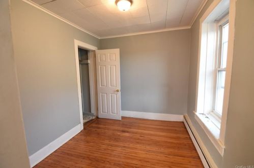 79 Main St, Port Jervis NY  12771-2111 exterior