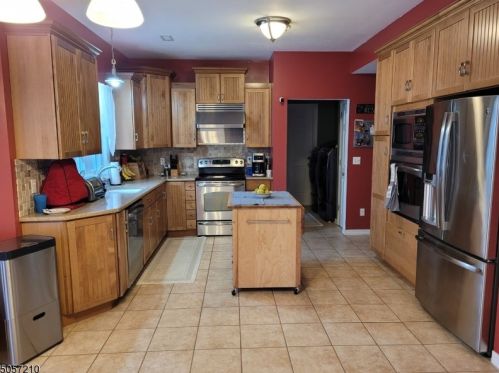 104 Haggerty Rd, Wantage NJ  07461-2707 exterior