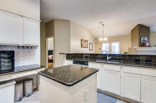 1808 Newton Dr, Lewisville TX  75028-7318 exterior