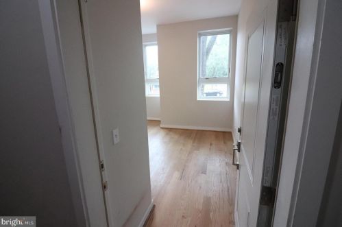 2009 Benning Rd, Washington, DC 20002-4725