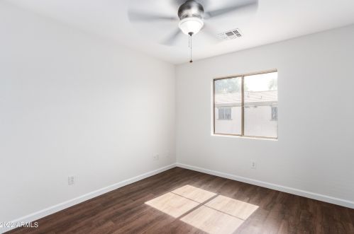 1342 Dunbar Dr, Phoenix AZ 85041-6151 exterior