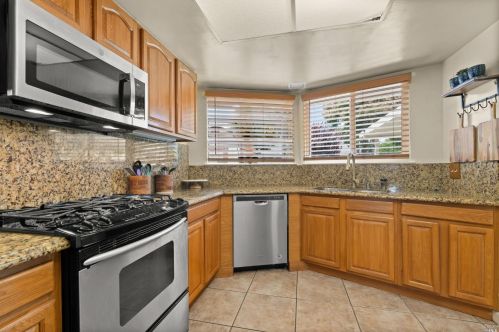 118 Arroyo Ct, Vacaville CA  95687-5204 exterior