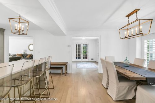 4 Constitution Dr, Leonardo NJ  07737-1808 exterior