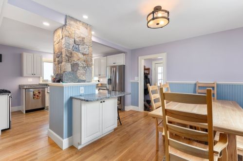 32 Pne St, Dover NH  03820-4202 exterior