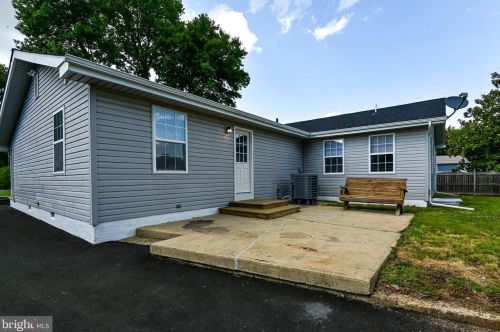 1954 Old Kirkwood Rd, Bear DE  19701-2235 exterior